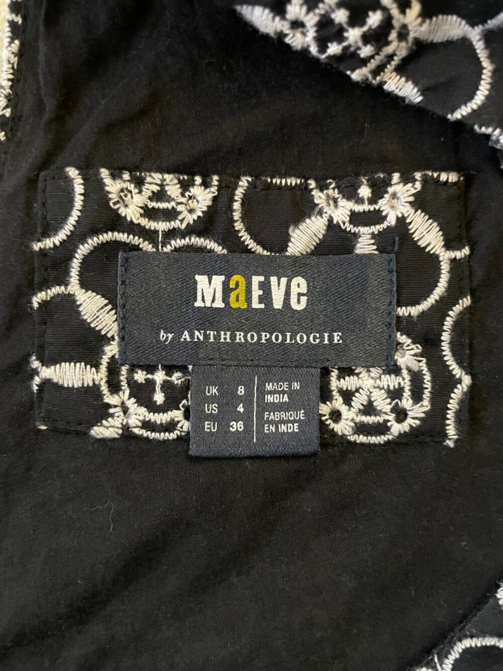 Anthropologie Embroidered Crop top with White embroidery and Eyelet Detail - M - Picture 3 of 11